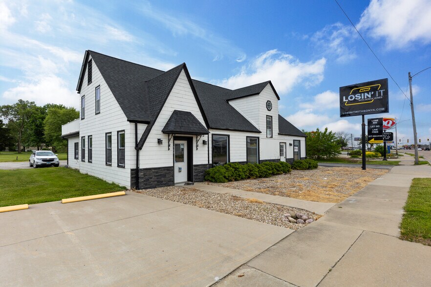 Primary Photo Of 904 W Union Ave, Litchfield Office For Sale