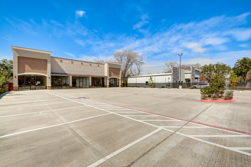 More Photos Of 2209 Blalock Rd, Houston Freestanding For Lease