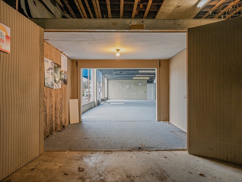 More Photos Of 1048 Patton Ave, Asheville Storefront For Lease