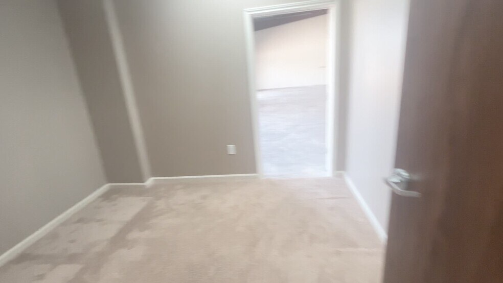 More Photos Of 1800 Sherwood Forest St, Houston Warehouse For Lease