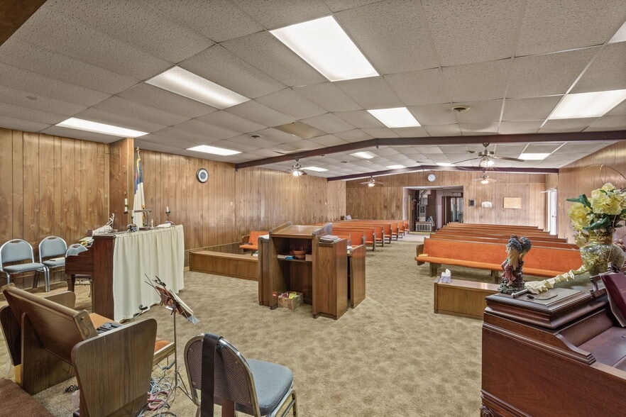 More Photos Of 9835 Frankoma Rd, Sapulpa Religious Facility For Sale