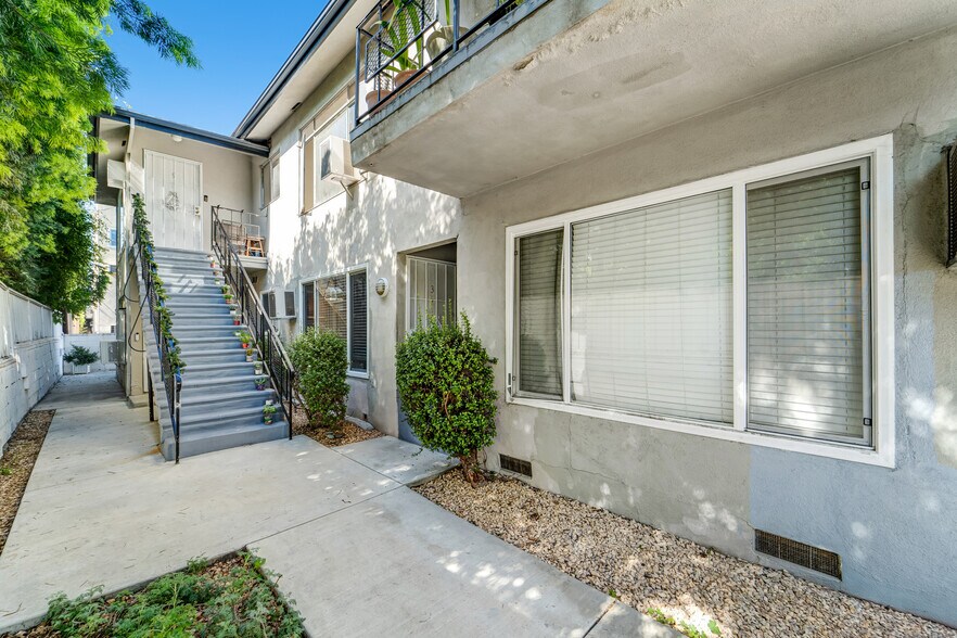 More Photos Of 813 Westmount Dr, West Hollywood Apartments For Sale