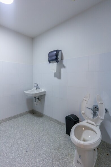 More Photos Of 1720 Harrison St, Hollywood Office Residential For Sale