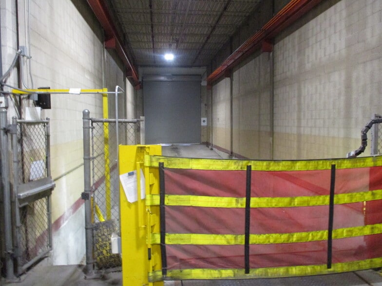 More Photos Of 2800 Estes St, Norton Shores Manufacturing For Sale