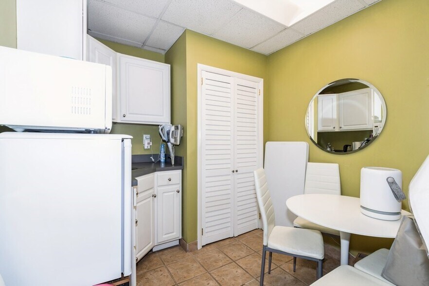 More Photos Of 114 S Euclid Ave, Westfield Office For Sale