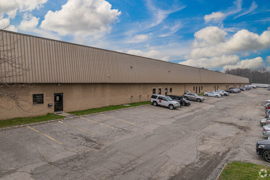 Primary Photo Of 24 Commerce Rd, Fairfield Warehouse For Lease