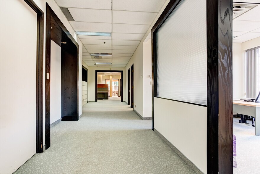 More Photos Of 1111 Rue Saint-Urbain, Montréal Office Residential For Sale