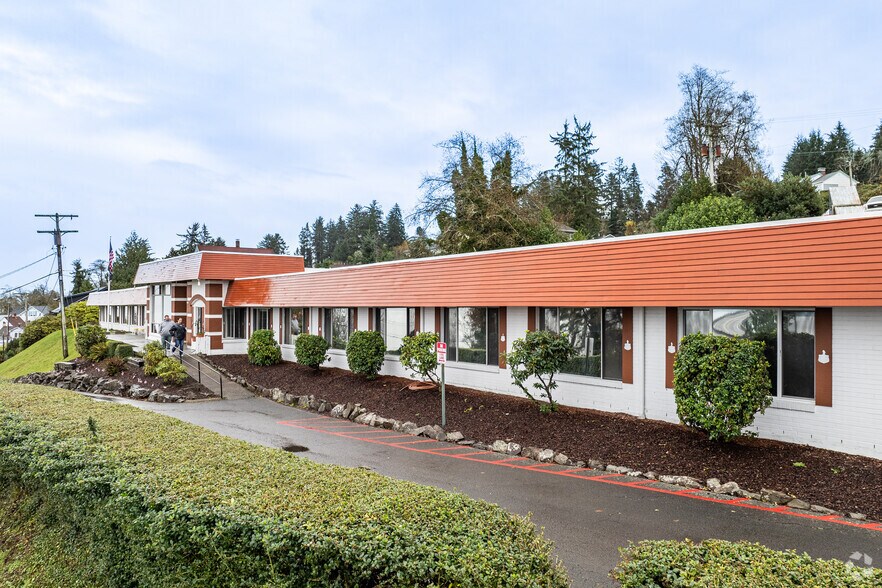 More Photos Of 263 W Exchange St, Astoria Rehabilitation Center For Sale