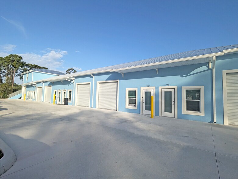 More Photos Of 550 Martin Road, Palm Bay Flex For Lease