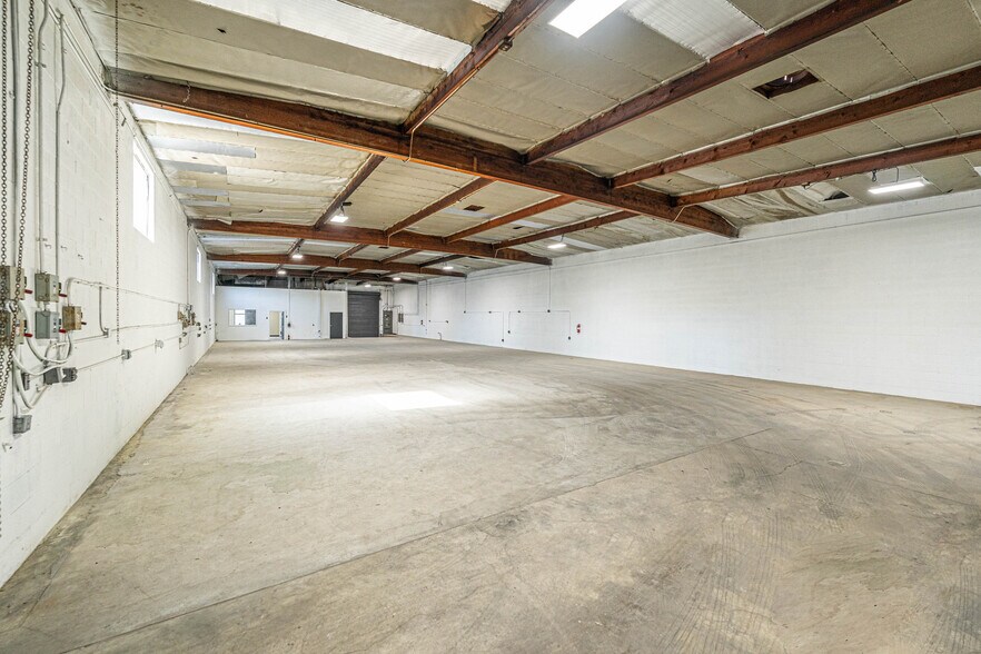 More Photos Of 934 Avila St, Los Angeles Warehouse For Sale