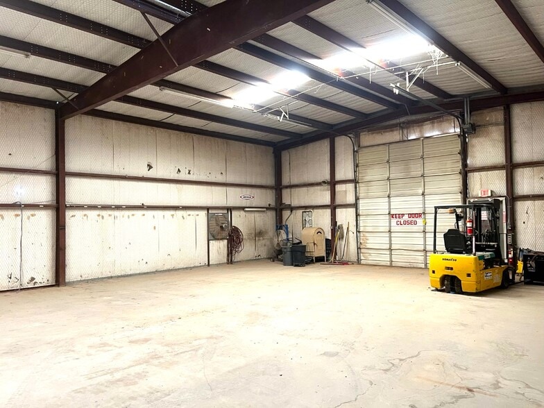 More Photos Of 4105 S Chadbourne St, San Angelo Warehouse For Lease