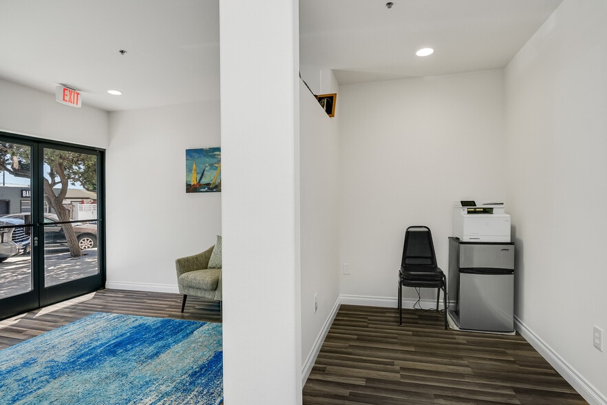 More Photos Of 928-950 Hornblend St, San Diego Medical For Sale