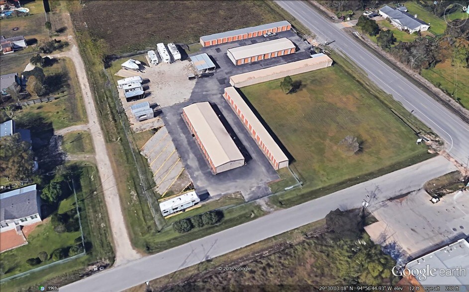 More Photos Of 2515 E Bayshore Dr, San Leon Self Storage For Sale