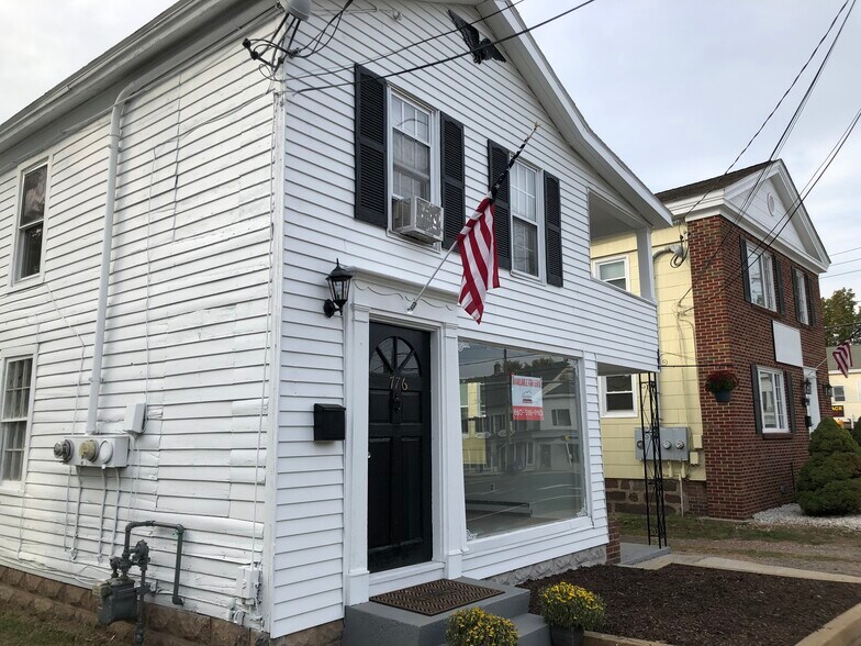 More Photos Of 774-776 S Main St, Plantsville Storefront Retail Office For Lease