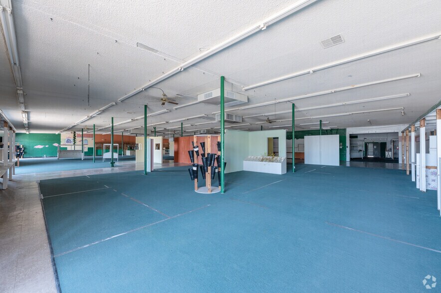 More Photos Of 4101 W Charleston Blvd, Las Vegas Freestanding For Sale