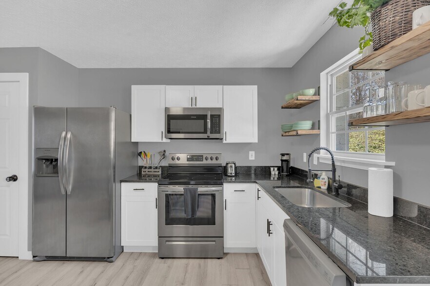 More Photos Of 901 21st Ave N, Nashville Multifamily For Sale