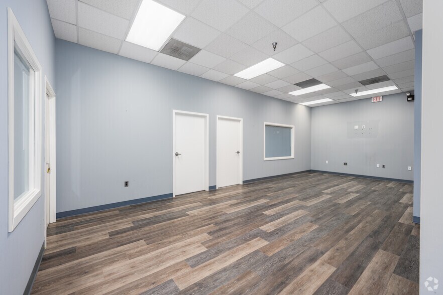 More Photos Of 2191 Defense Hwy, Crofton Medical For Lease