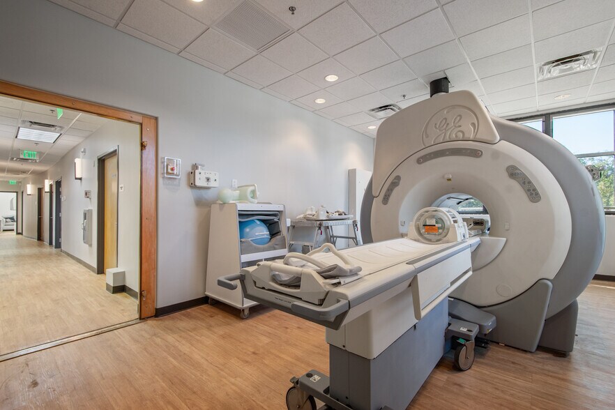 More Photos Of 9582 W Colonial Dr, Ocoee Medical For Lease