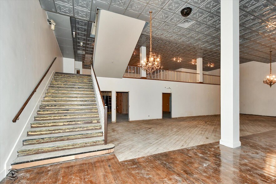 More Photos Of 800 La Salle St, Ottawa Office For Sale