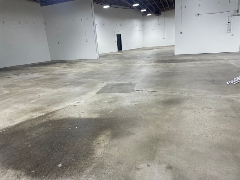 More Photos Of 1205 NE 95th St, Vancouver Service For Lease