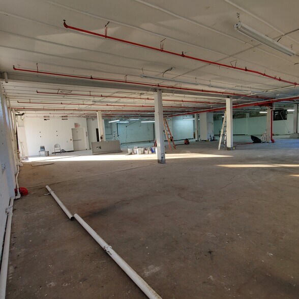 More Photos Of 3607 36th Ave, Long Island City Light Manufacturing For Lease