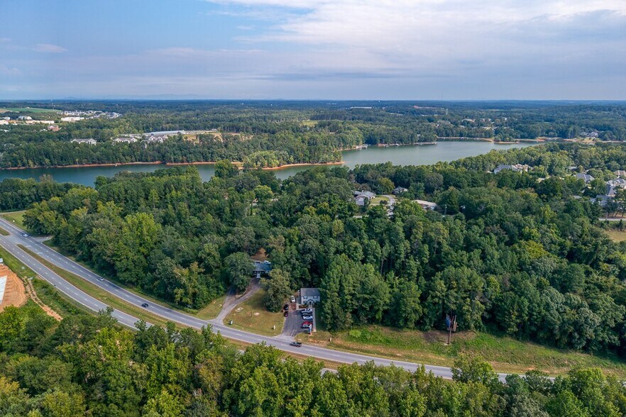 More Photos Of 4220 Clemson Blvd, Anderson Office For Sale