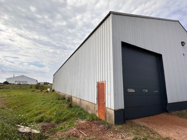 More Photos Of 3945 S Blue Star Dr, Traverse City Service For Lease