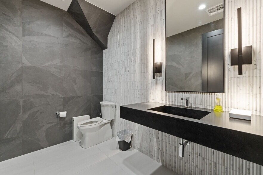 More Photos Of 16362 Muirfield Place, Edmond Medical For Sale