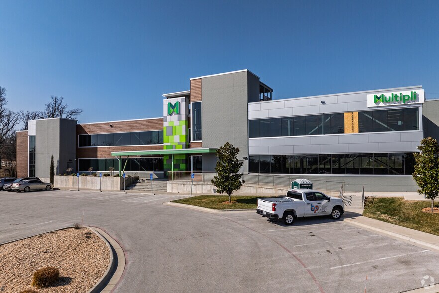 More Photos Of 1850 S Blackman Rd, Springfield Office For Lease