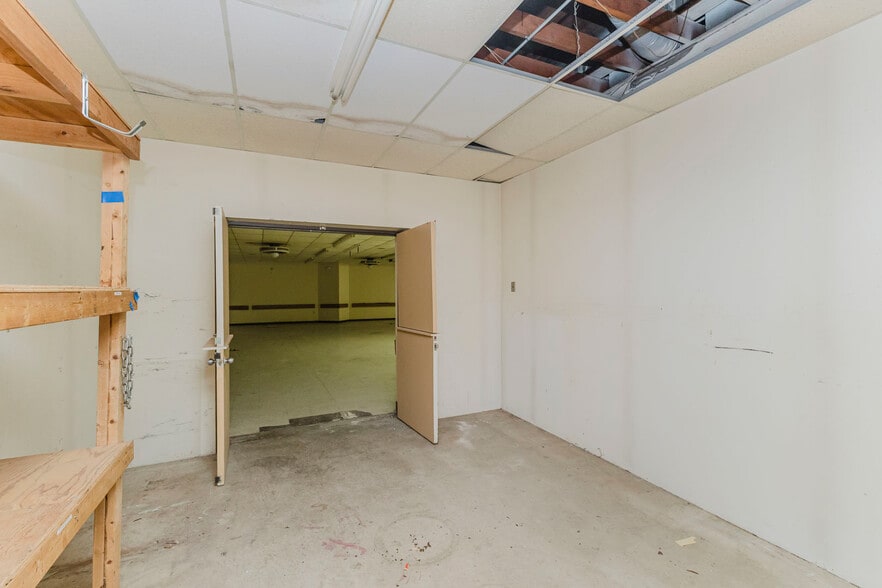 More Photos Of 1560 S Topeka St, Wichita Lodge Meeting Hall For Sale