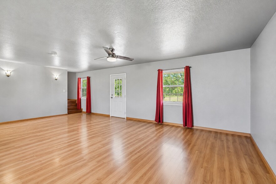 More Photos Of 10207 E Hwy 290, Fredericksburg Freestanding For Sale