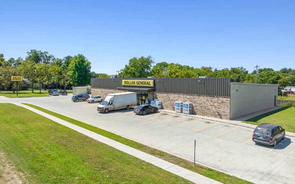 More Photos Of 241 N Main St, Jennings Freestanding For Sale