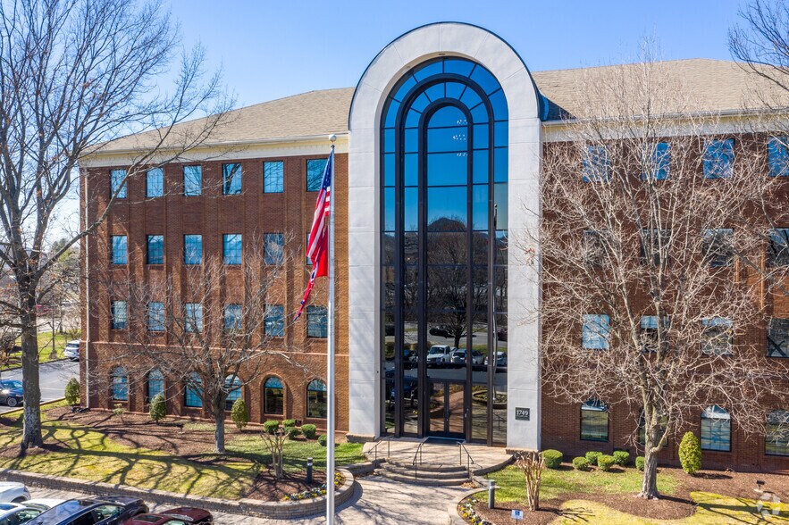 More Photos Of 1749 Mallory Ln, Brentwood Office For Lease