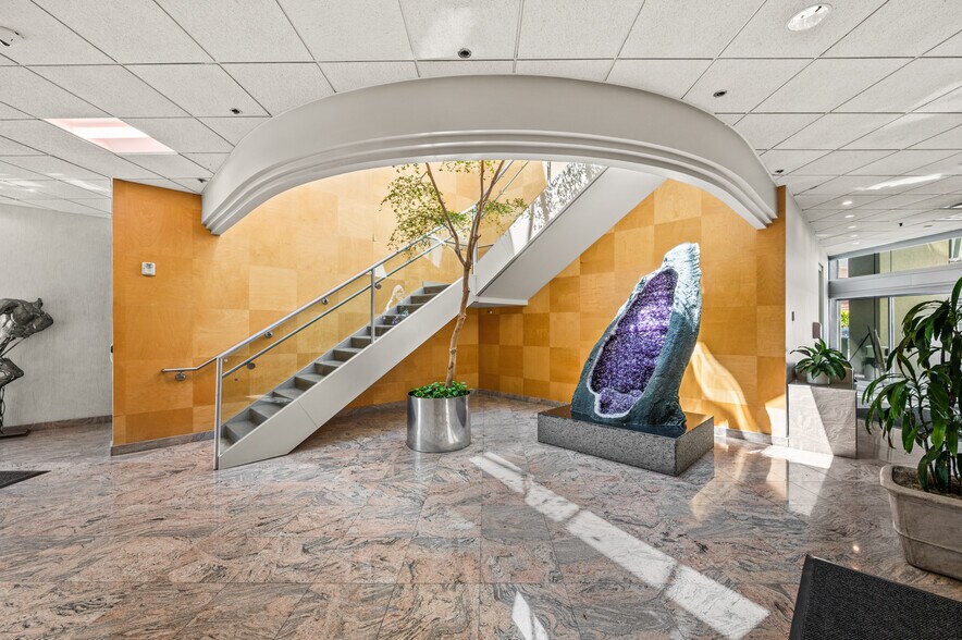 More Photos Of 4725 Holladay Blvd, Salt Lake City Office For Lease