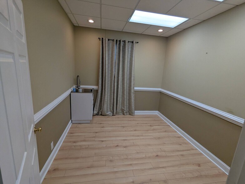 More Photos Of 362 Oakland Ave, Rock Hill Loft Creative Space For Lease