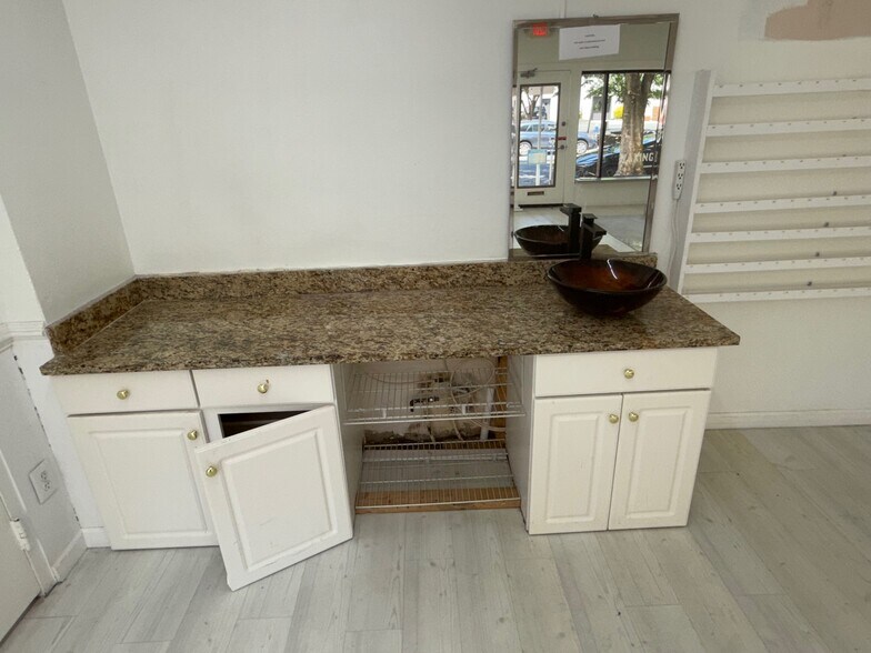 More Photos Of 4903 Auburn Ave, Bethesda Office For Lease
