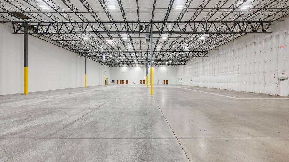 More Photos Of 1070 S Kimball Ave, Southlake Distribution For Lease