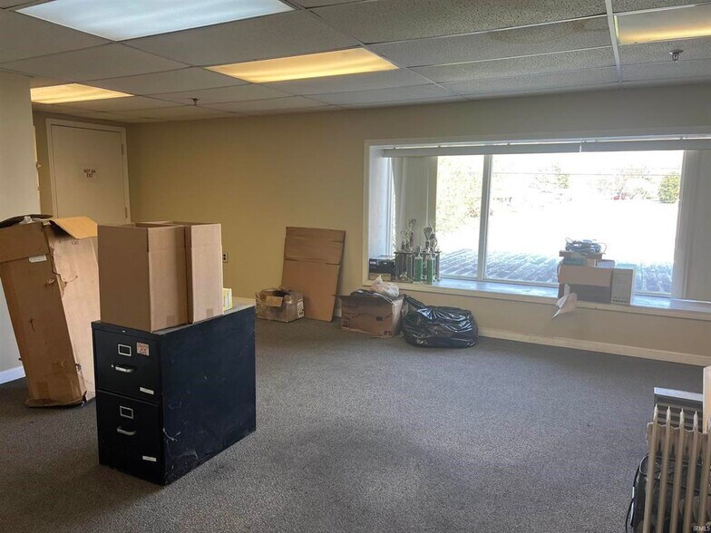 More Photos Of 1015 W 9th St, Mount Carmel Warehouse For Sale