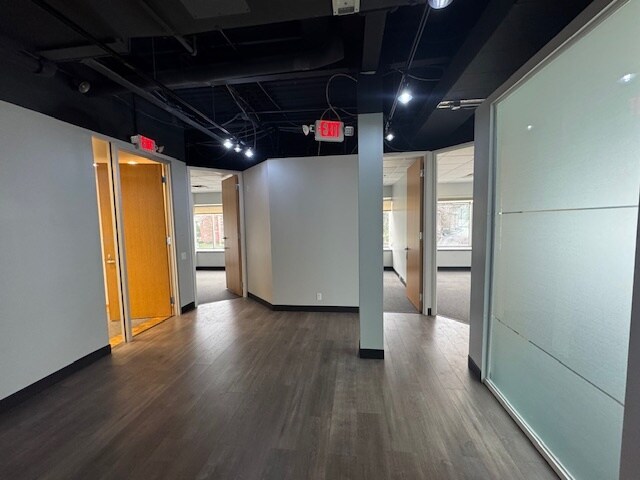 More Photos Of 800 N Old Woodward Ave, Birmingham Office For Lease