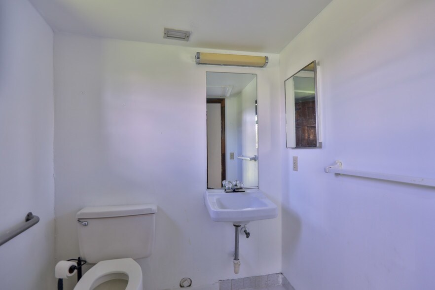 More Photos Of 9245 SW 158th Ln, Miami Office For Lease