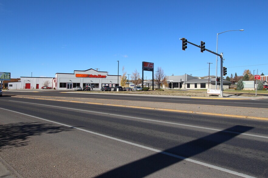 More Photos Of 1919 NW 3rd St, Great Falls Freestanding For Sale