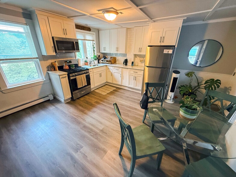 More Photos Of 7-9 Savery Ln, Plymouth Apartments For Sale