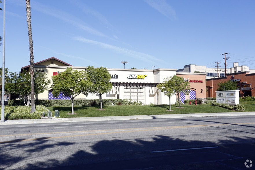 More Photos Of 9243 Winnetka Ave, Chatsworth Freestanding For Lease