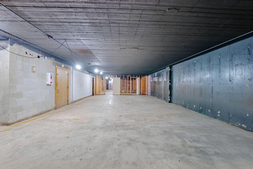 More Photos Of 3500 N Sherman Blvd, Milwaukee Loft Creative Space For Sale