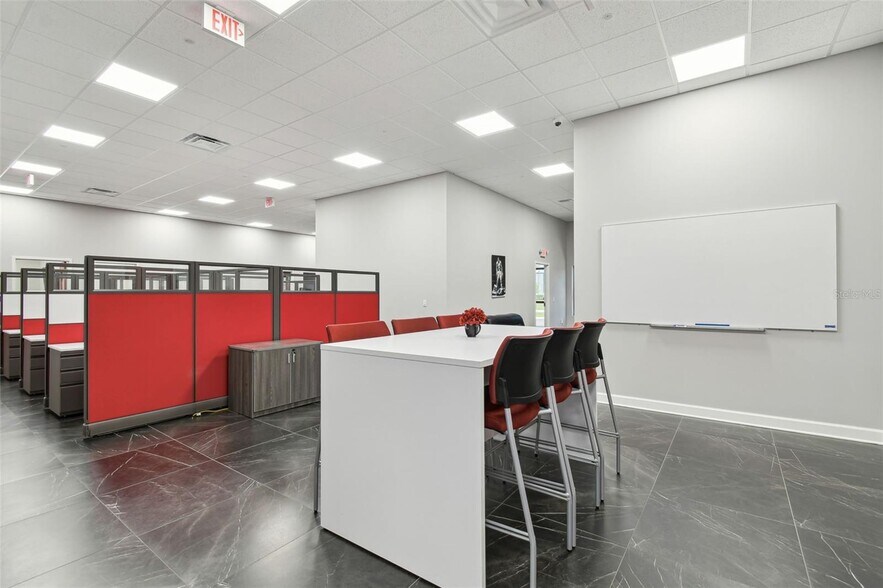 More Photos Of 13908 Monroes Business Park, Tampa Office Residential For Sale