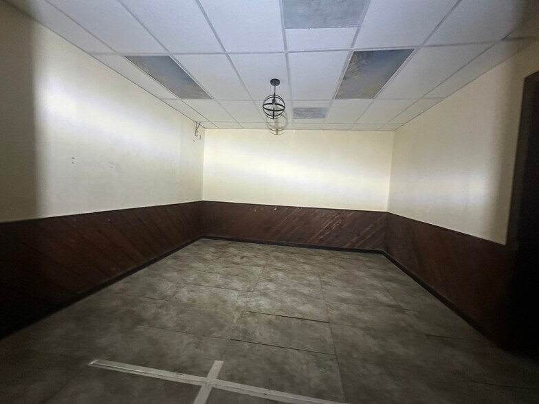 More Photos Of 3145 N Watkins St, Memphis General Retail For Sale