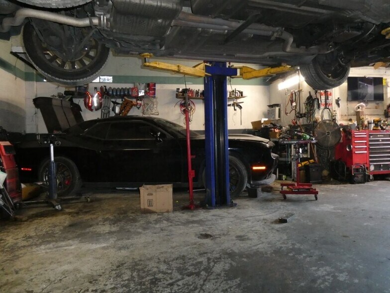 More Photos Of 1501 Celis St, San Fernando Auto Repair For Sale