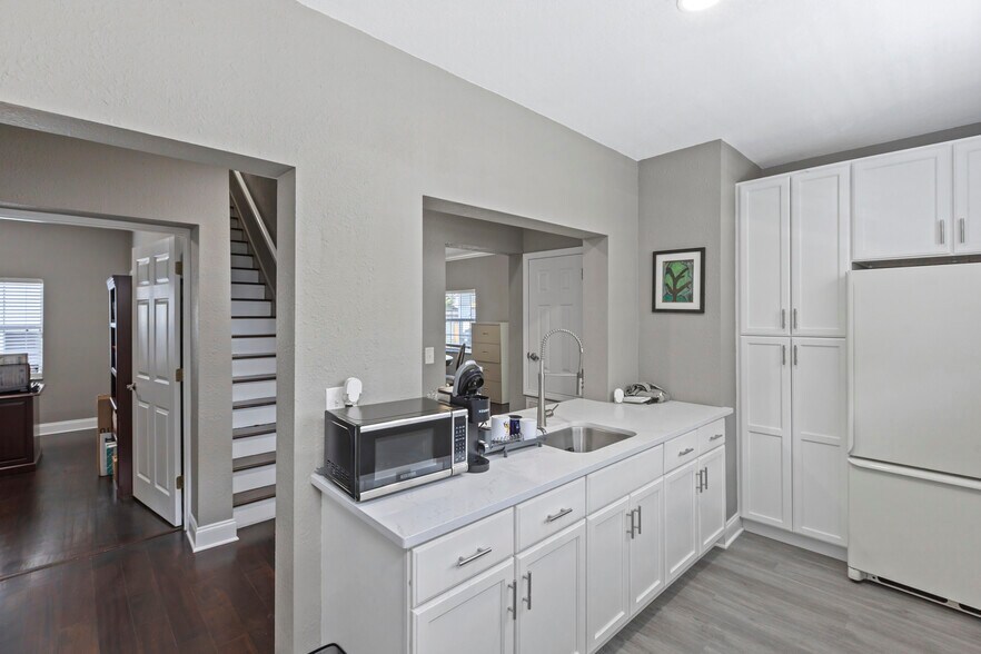 More Photos Of 822 Menendez Ct, Orlando Office Residential For Sale