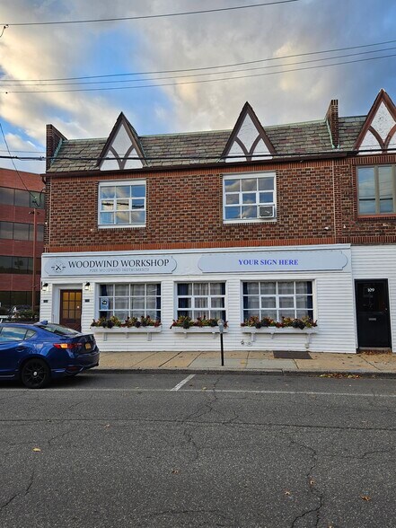 More Photos Of 111-113 S Tyson Ave, Floral Park Office For Lease