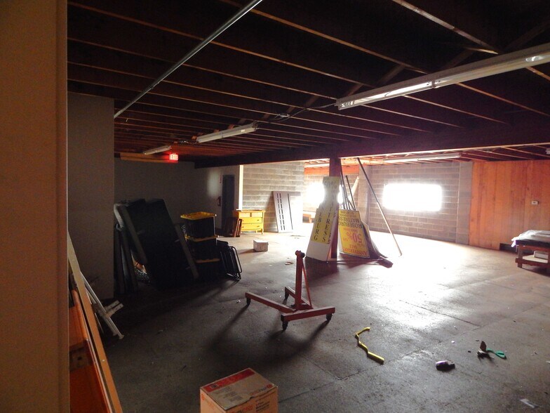 More Photos Of 635 SE Stephens St, Roseburg Freestanding For Lease